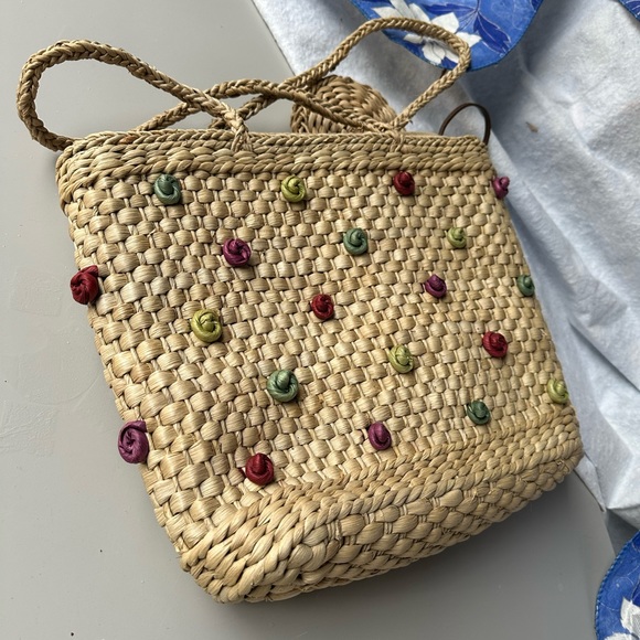 Straw corn husks hand woven tote - Picture 9 of 10